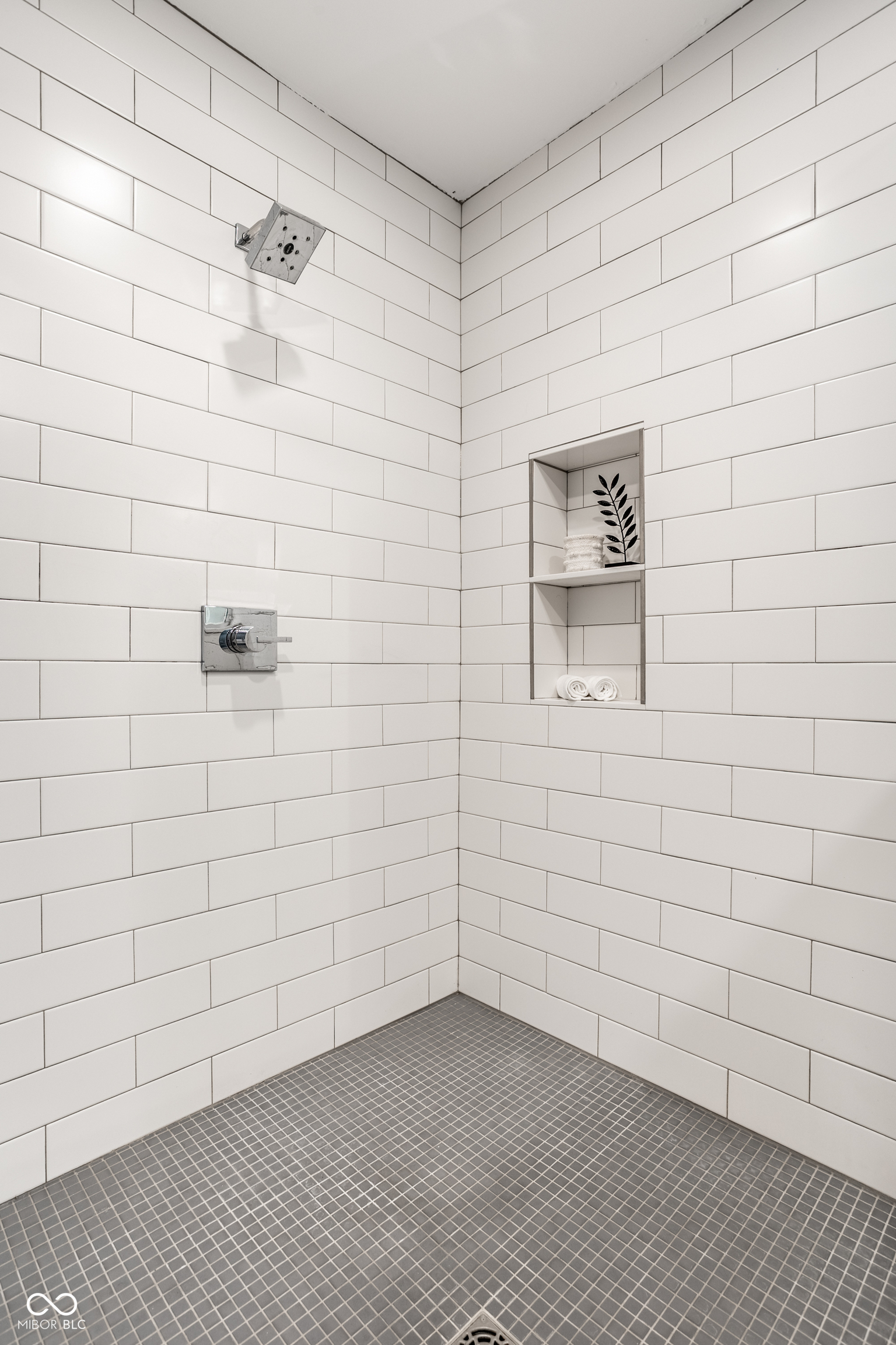 110 E Washington Street Unit: # 1402