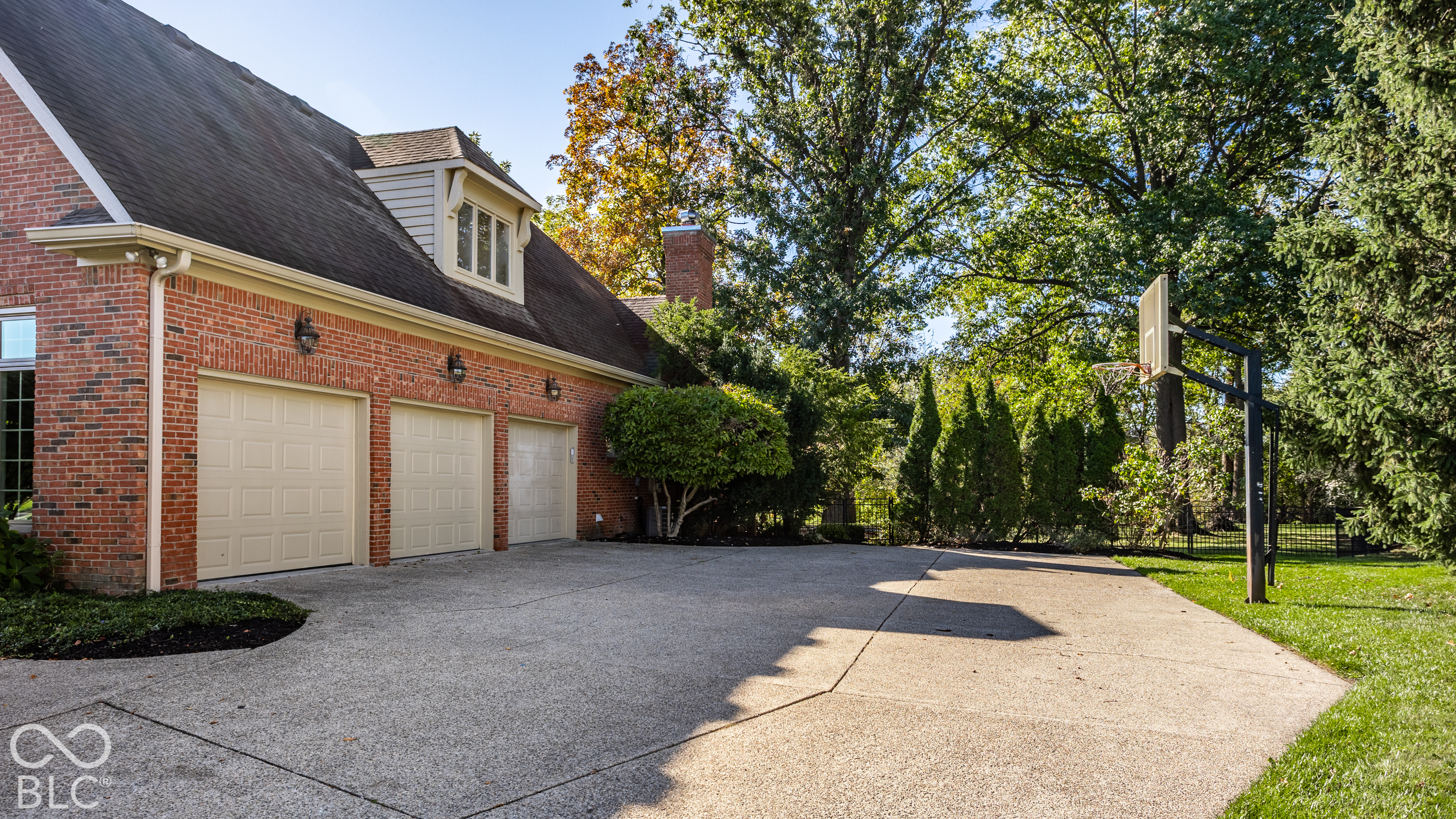 10356 High Grove