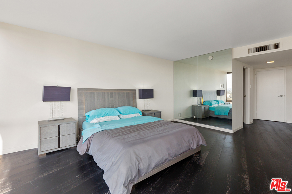 4337 Marina City Drive 1137