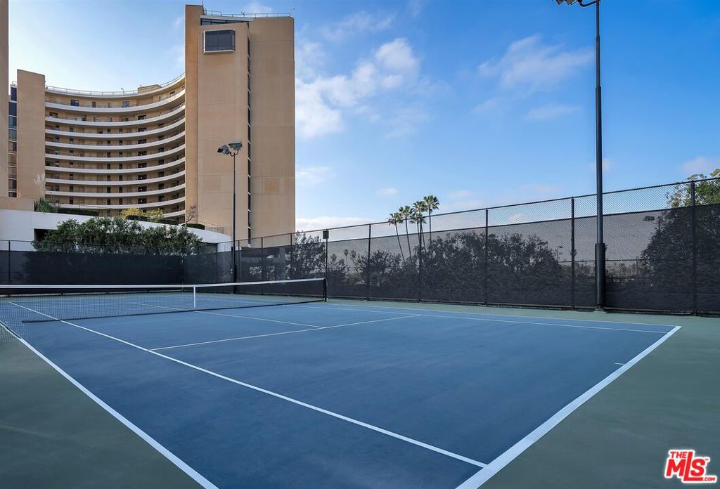 4337 Marina City Drive 1137
