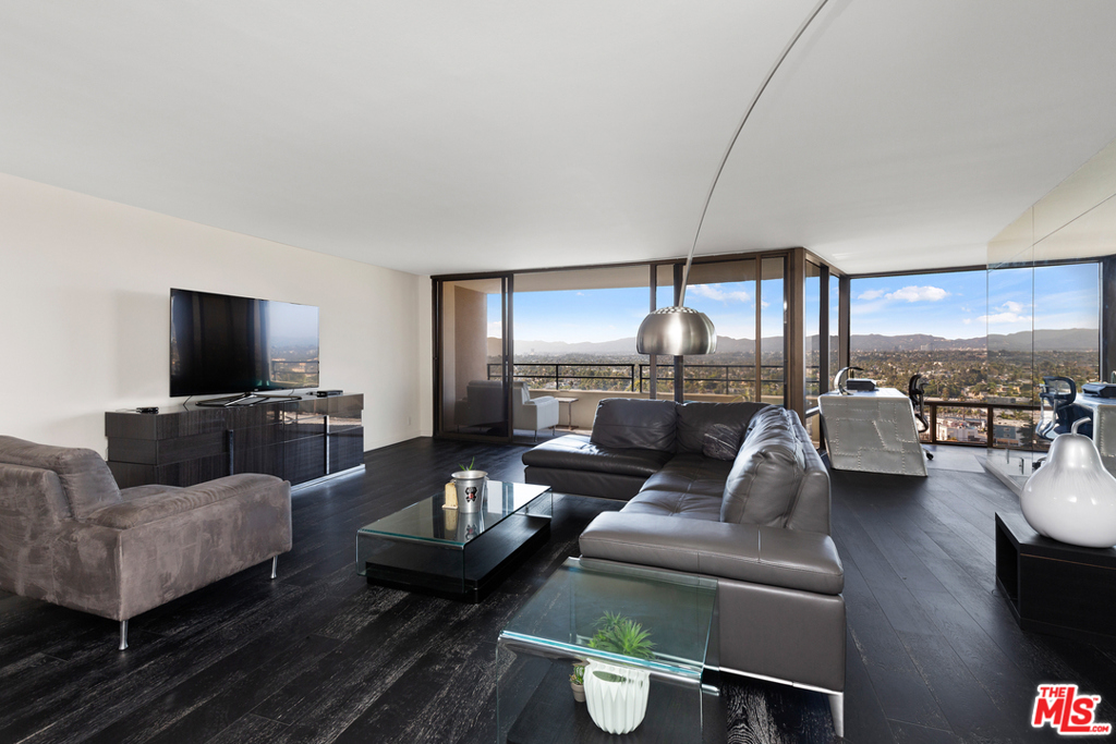 4337 Marina City Drive 1137