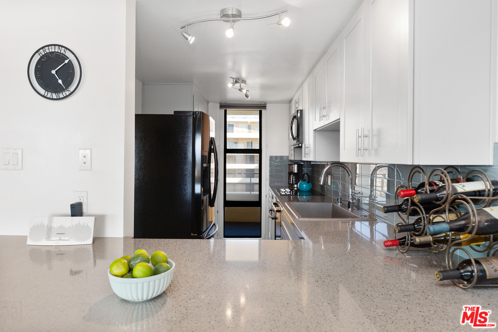 4337 Marina City Drive 1137