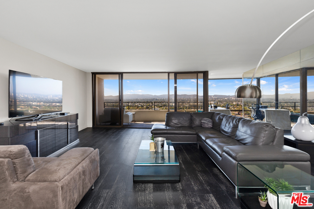 4337 Marina City Drive 1137