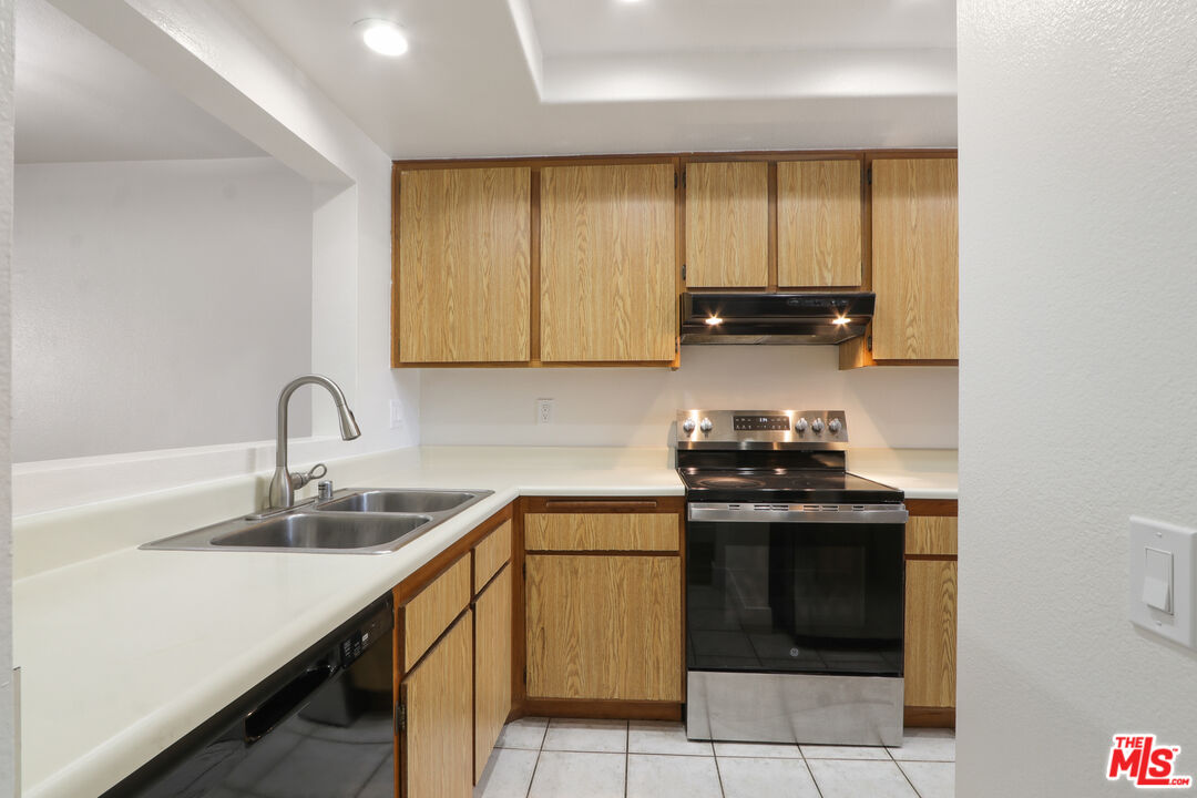 121 Abbeywood Ln