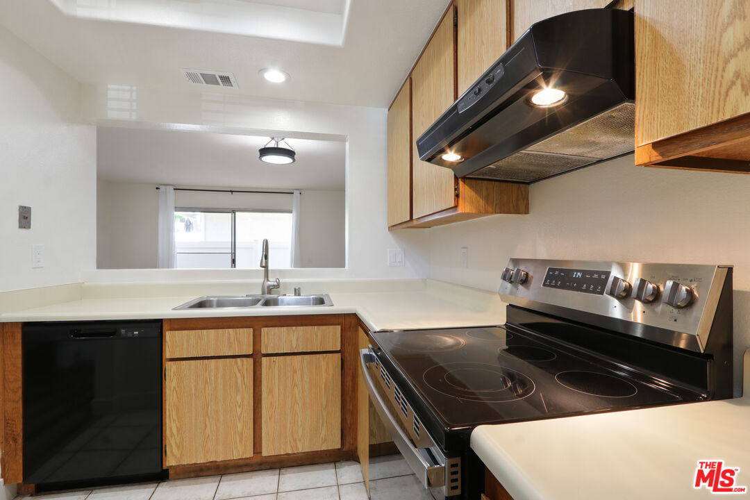 121 Abbeywood Ln