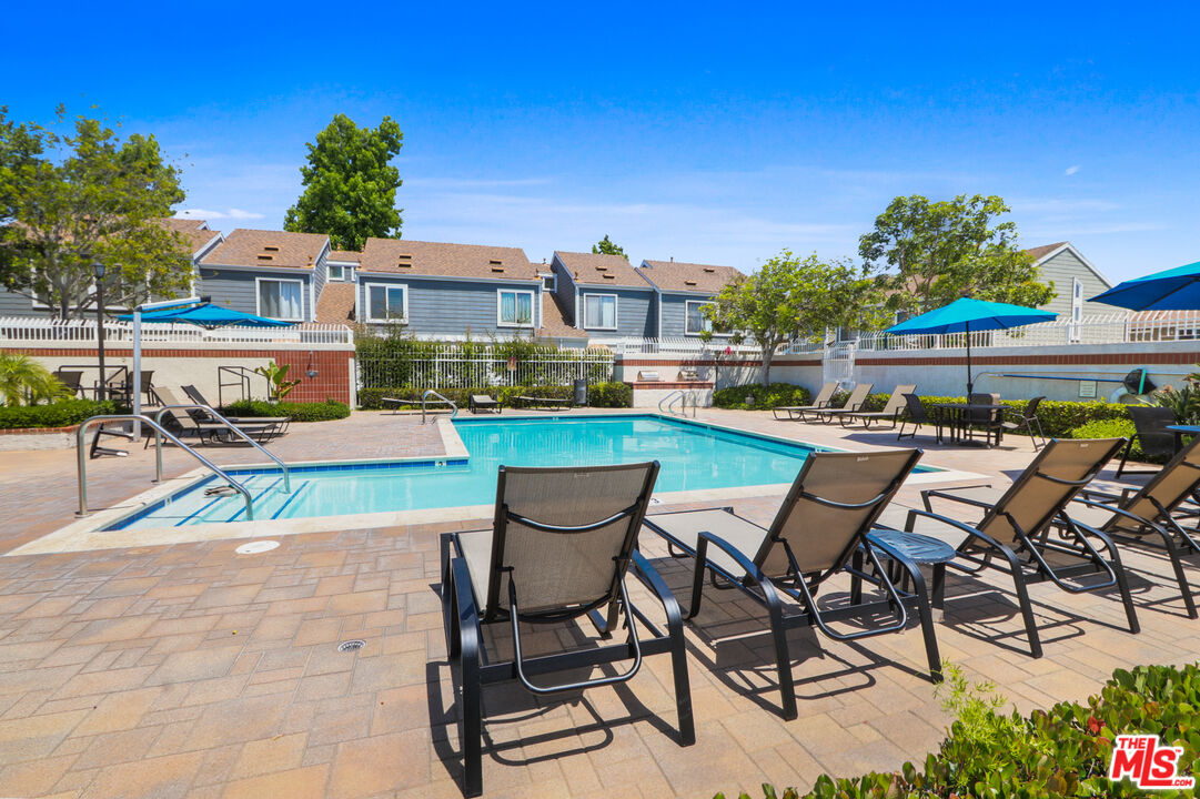 121 Abbeywood Ln