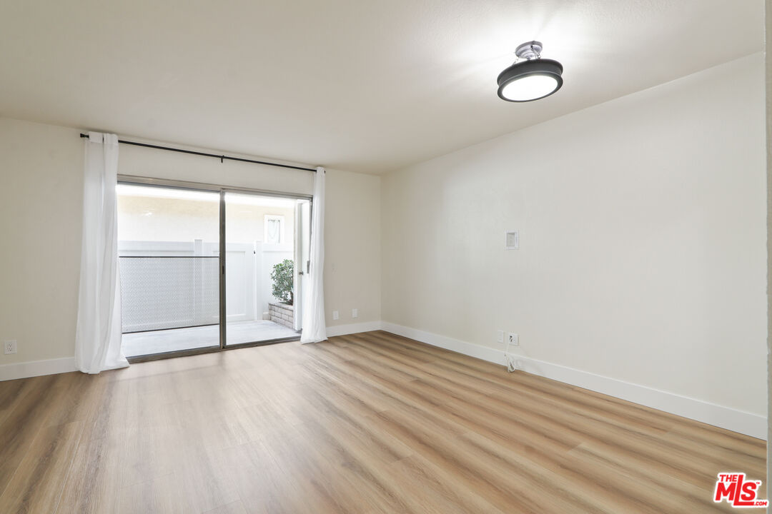 121 Abbeywood Ln