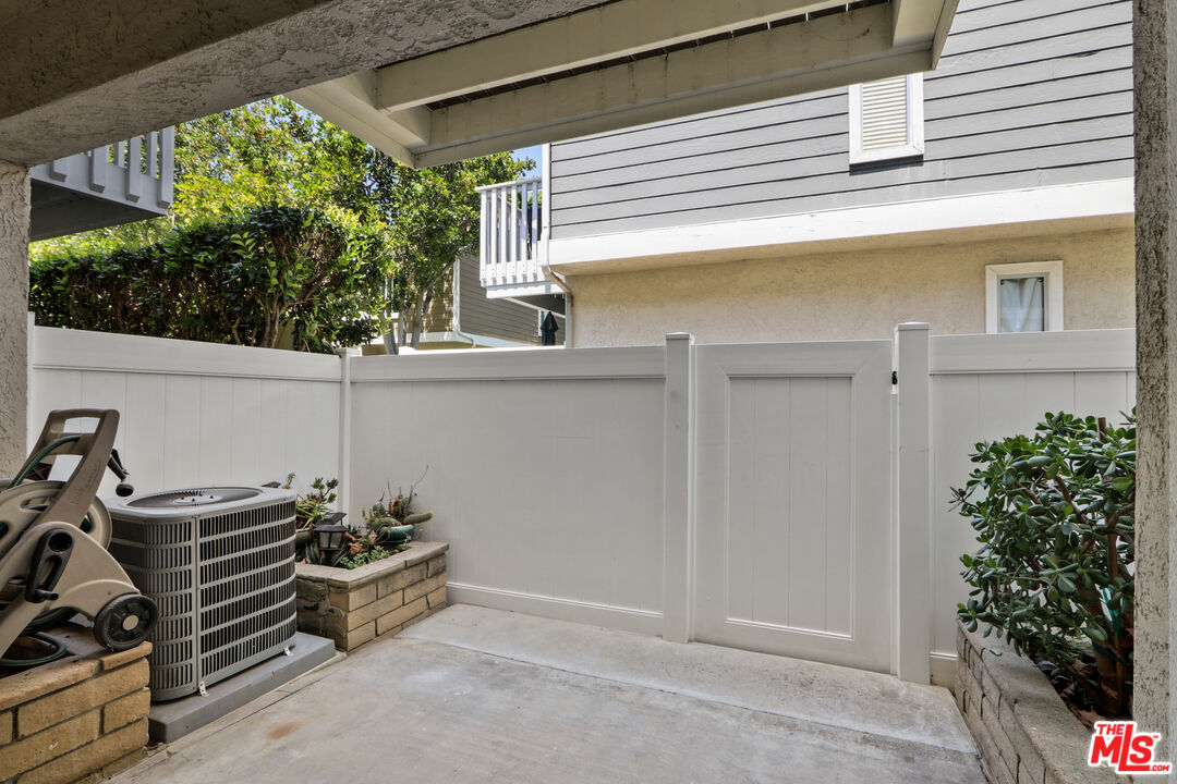 121 Abbeywood Ln