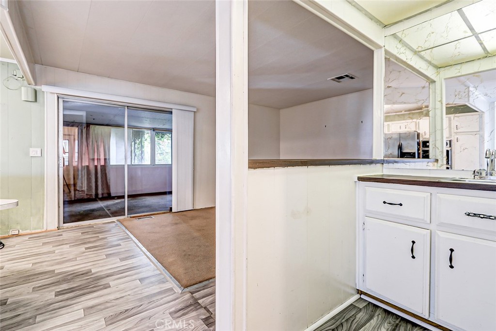 1065 Lomita 88