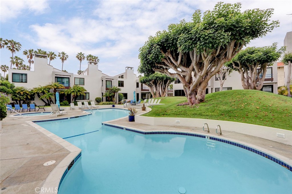 510 The Village 203