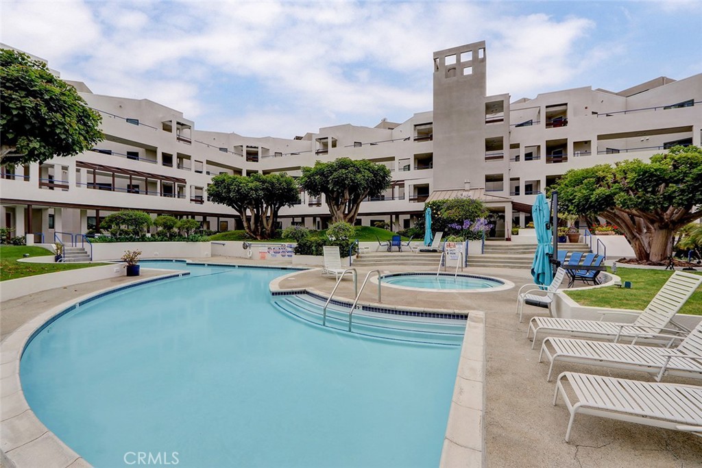 510 The Village 203