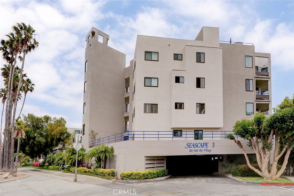 510 The Village 203
