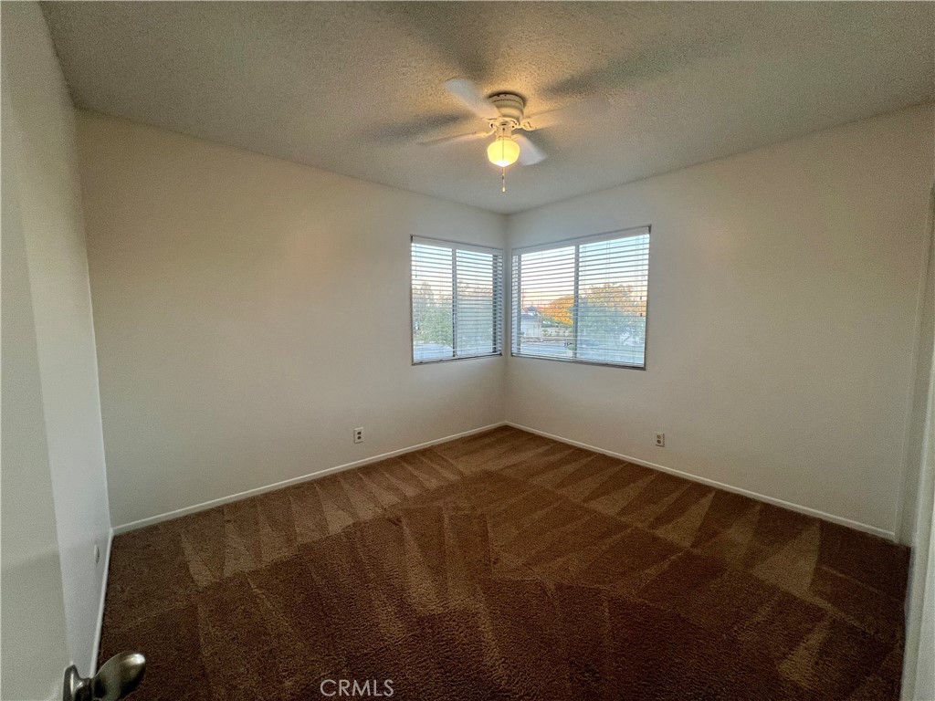 23007 Fonthill Avenue