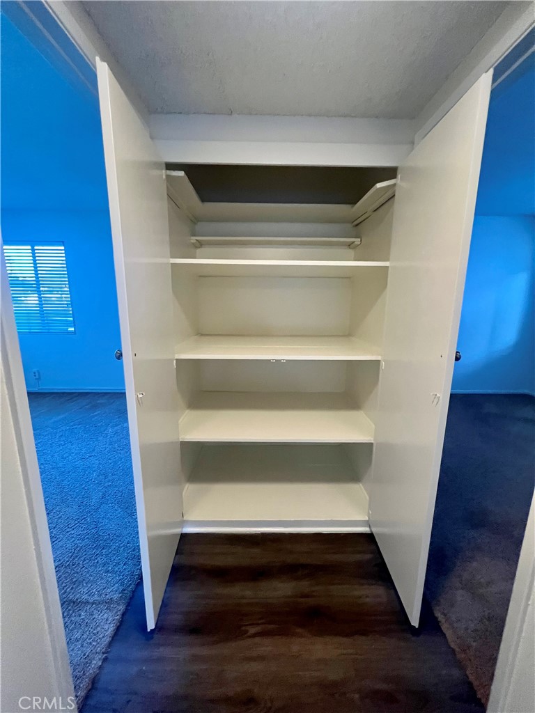 23007 Fonthill Avenue