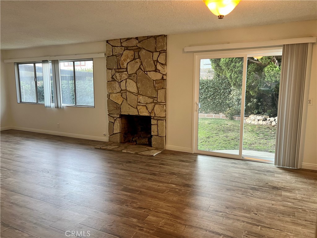 23007 Fonthill Avenue