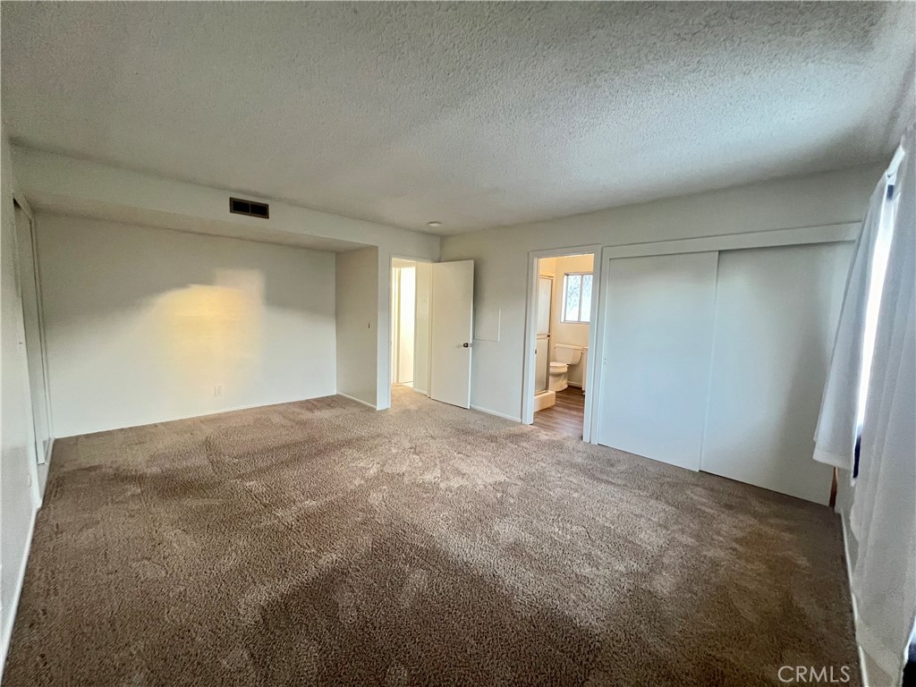 23007 Fonthill Avenue