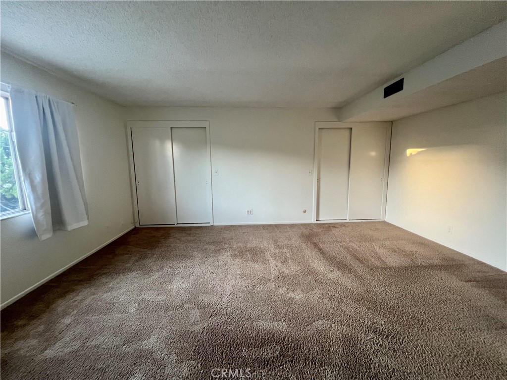 23007 Fonthill Avenue