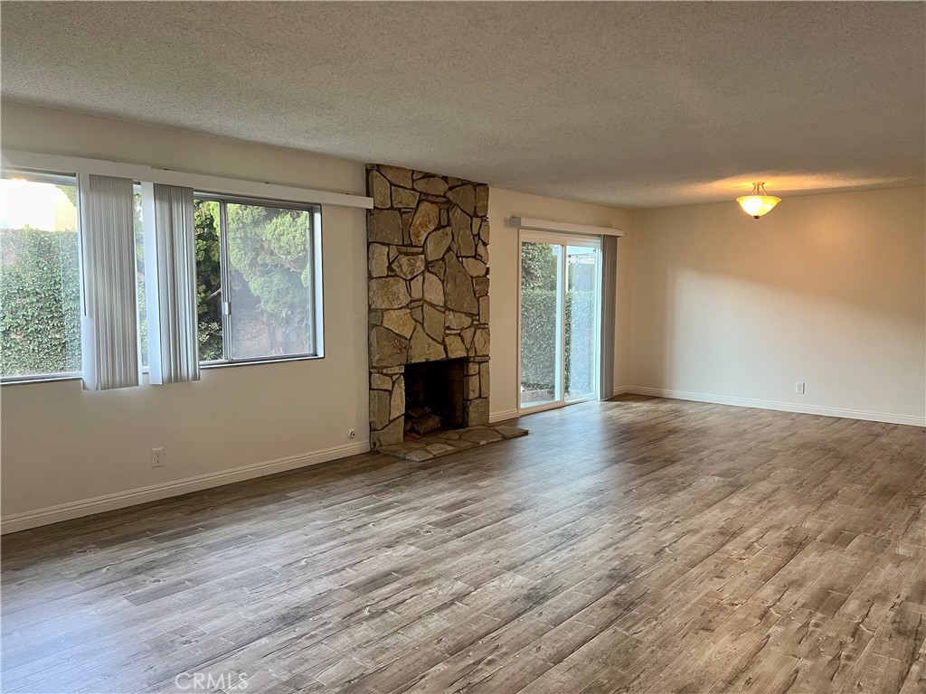 23007 Fonthill Avenue