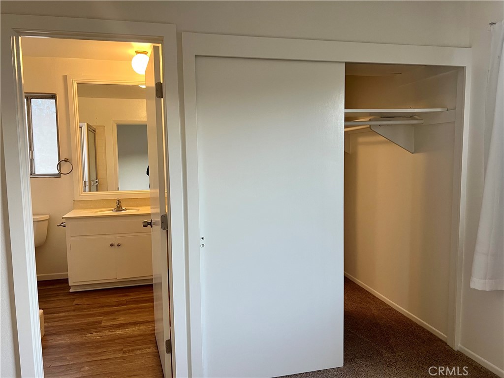 23007 Fonthill Avenue