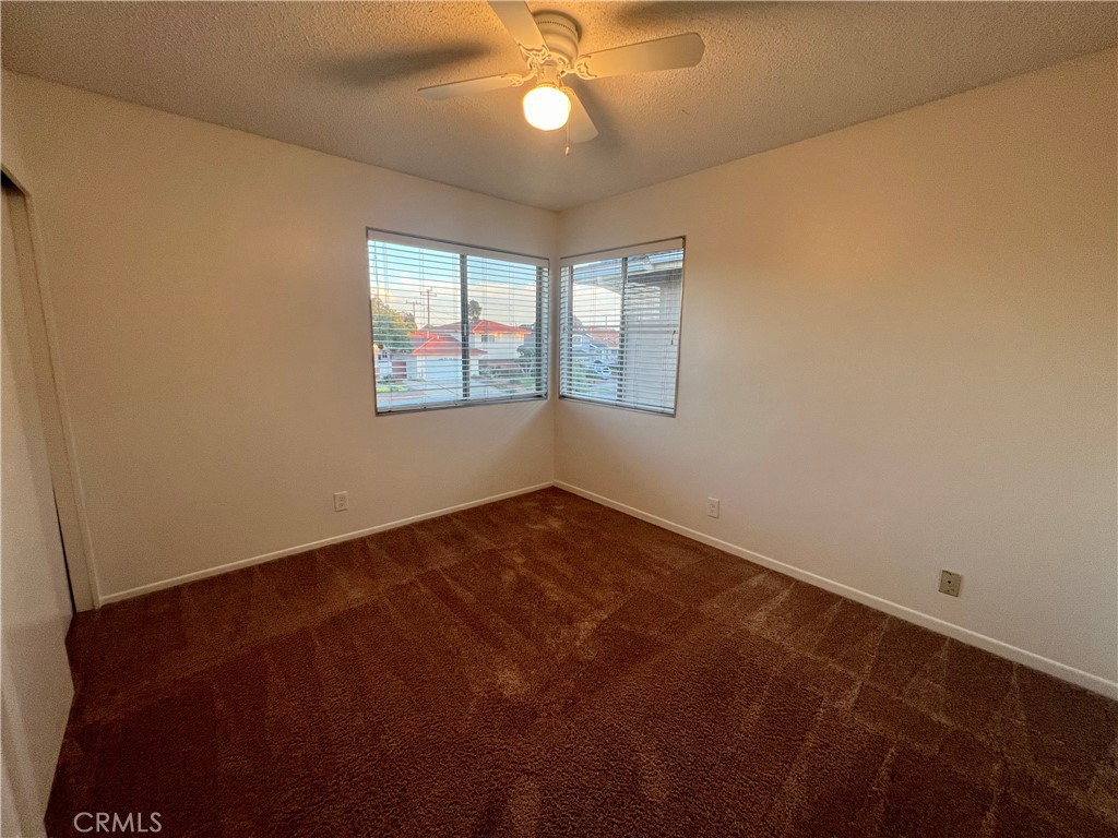 23007 Fonthill Avenue