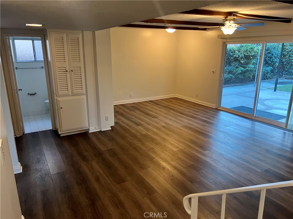 23007 Fonthill Avenue