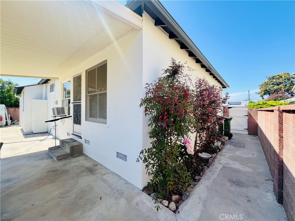 1226 W 187th Street