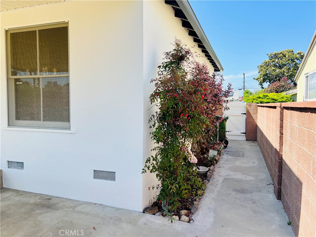 1226 W 187th Street