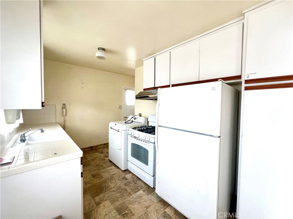 1226 W 187th Street