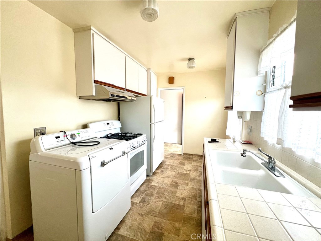 1226 W 187th Street