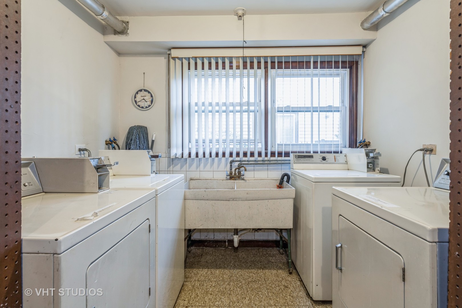 905 GRACELAND AVENUE UNIT: 3