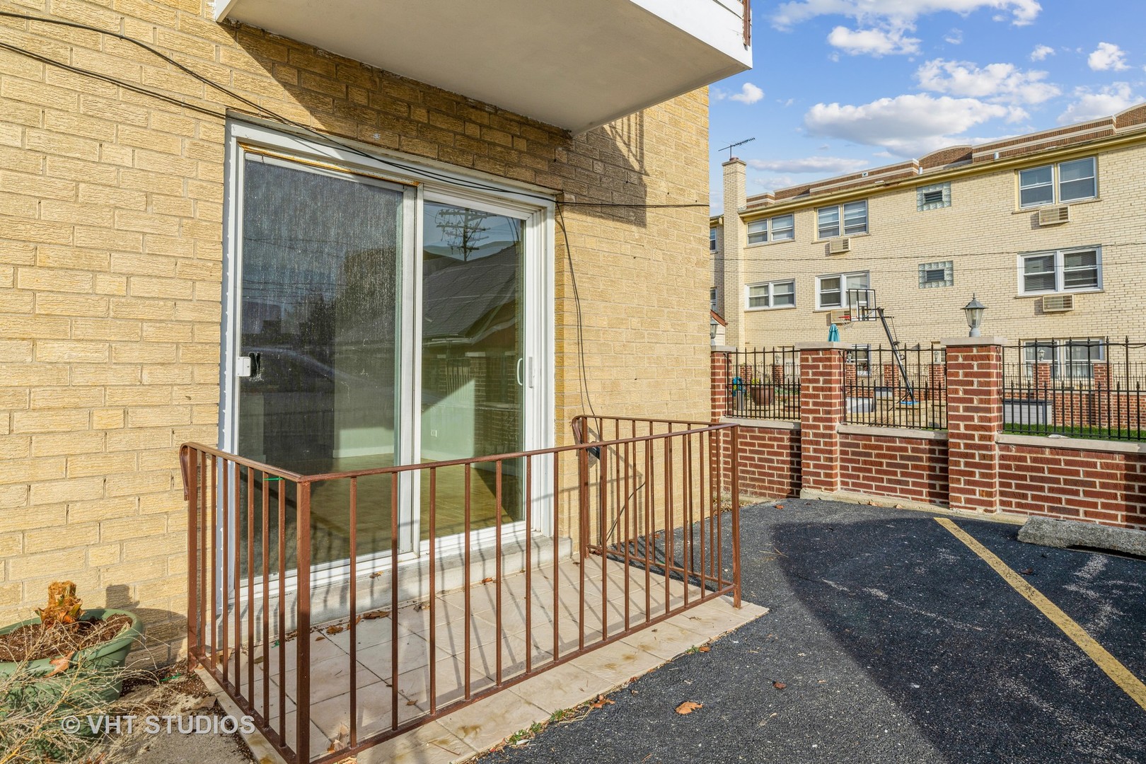 905 GRACELAND AVENUE UNIT: 3
