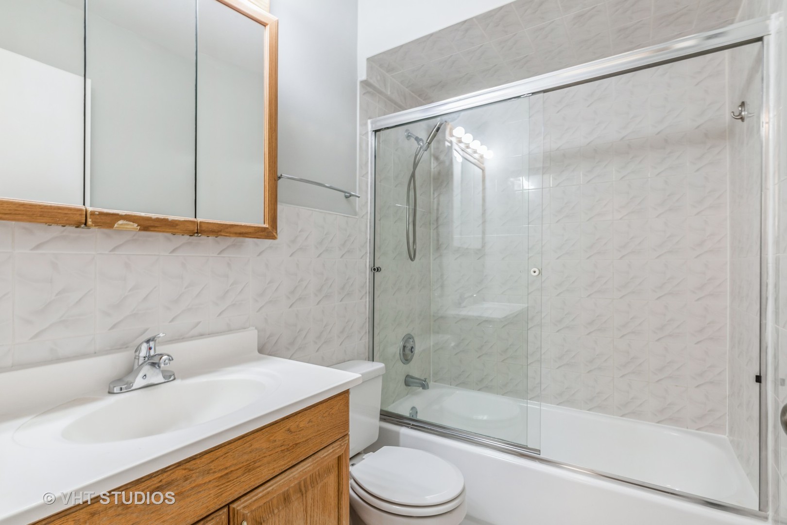 905 GRACELAND AVENUE UNIT: 3