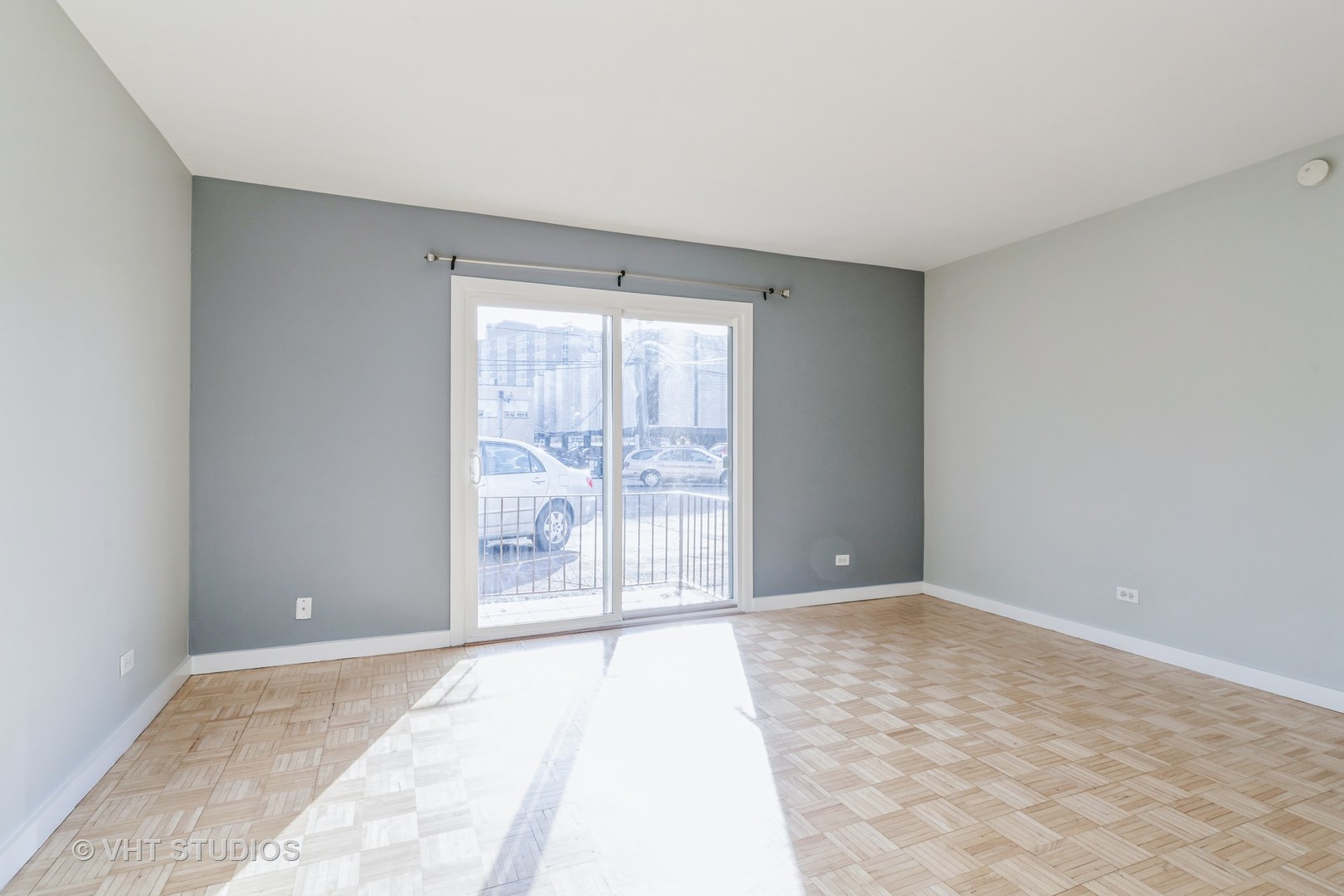 905 GRACELAND AVENUE UNIT: 3