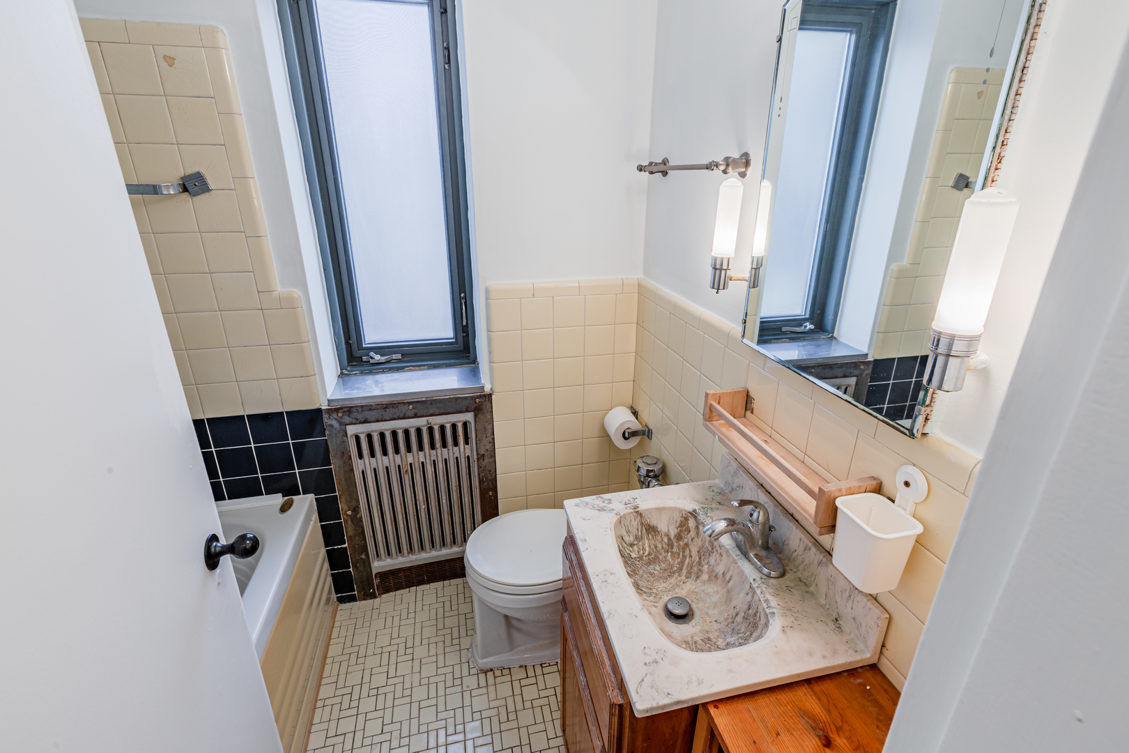 5056 N MARINE DRIVE UNIT: C6