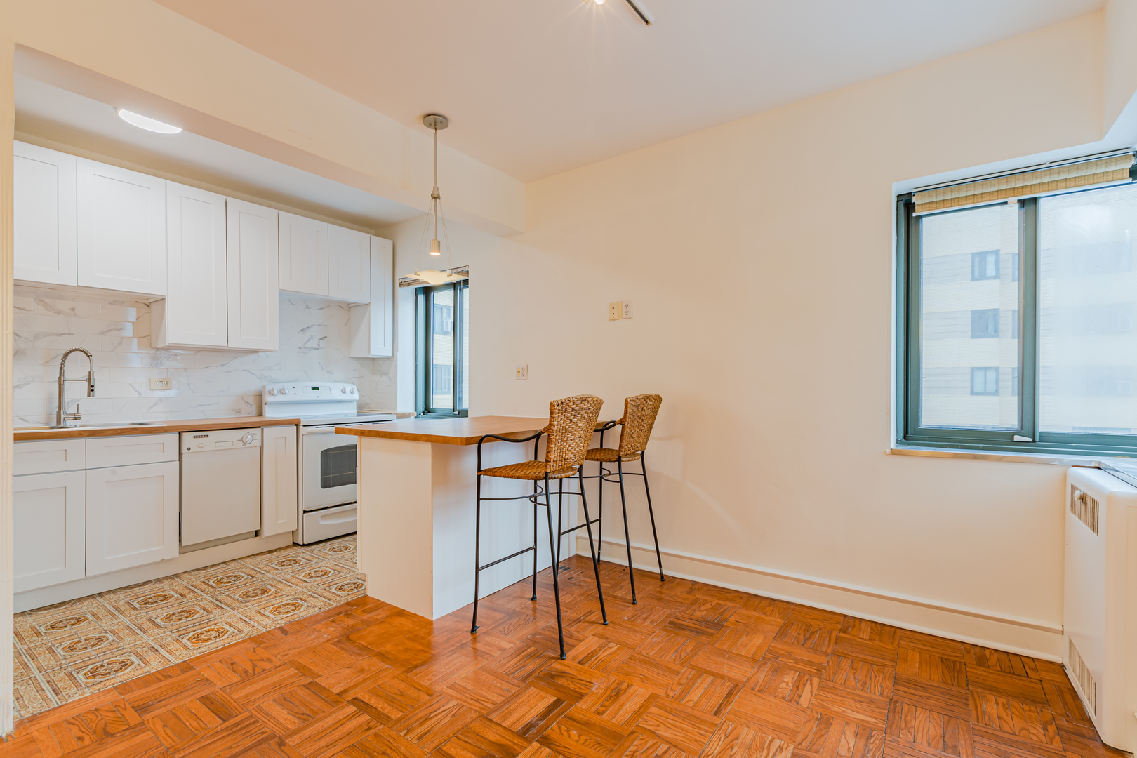 5056 N MARINE DRIVE UNIT: C6