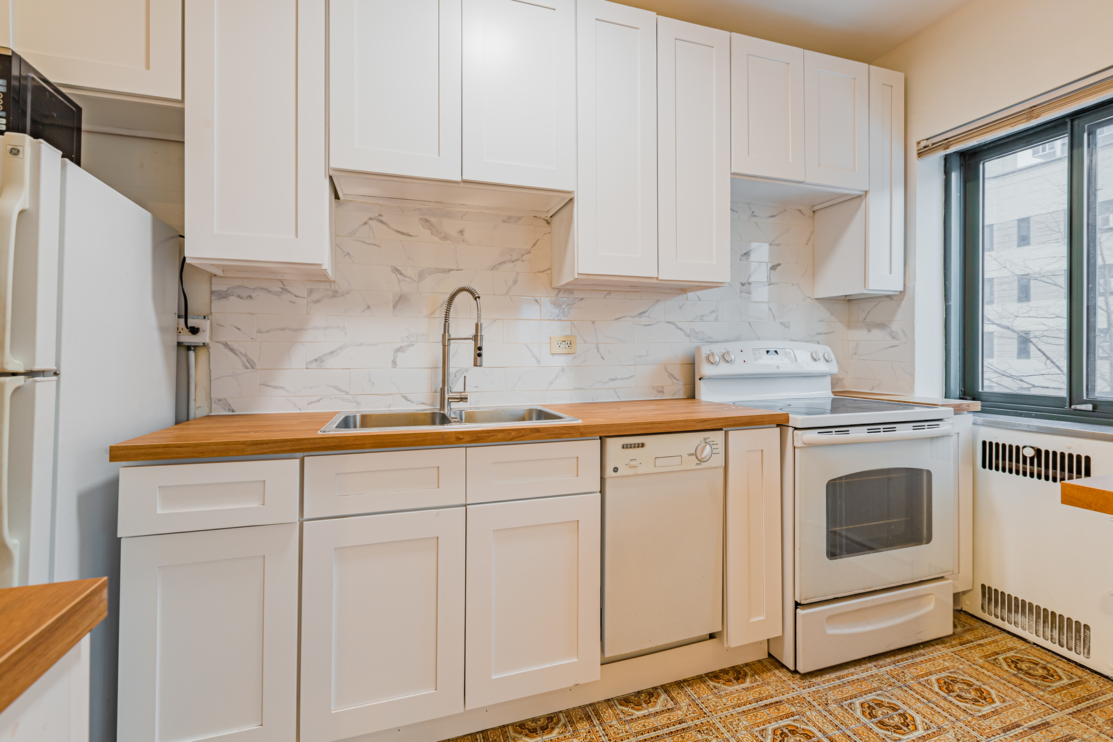 5056 N MARINE DRIVE UNIT: C6