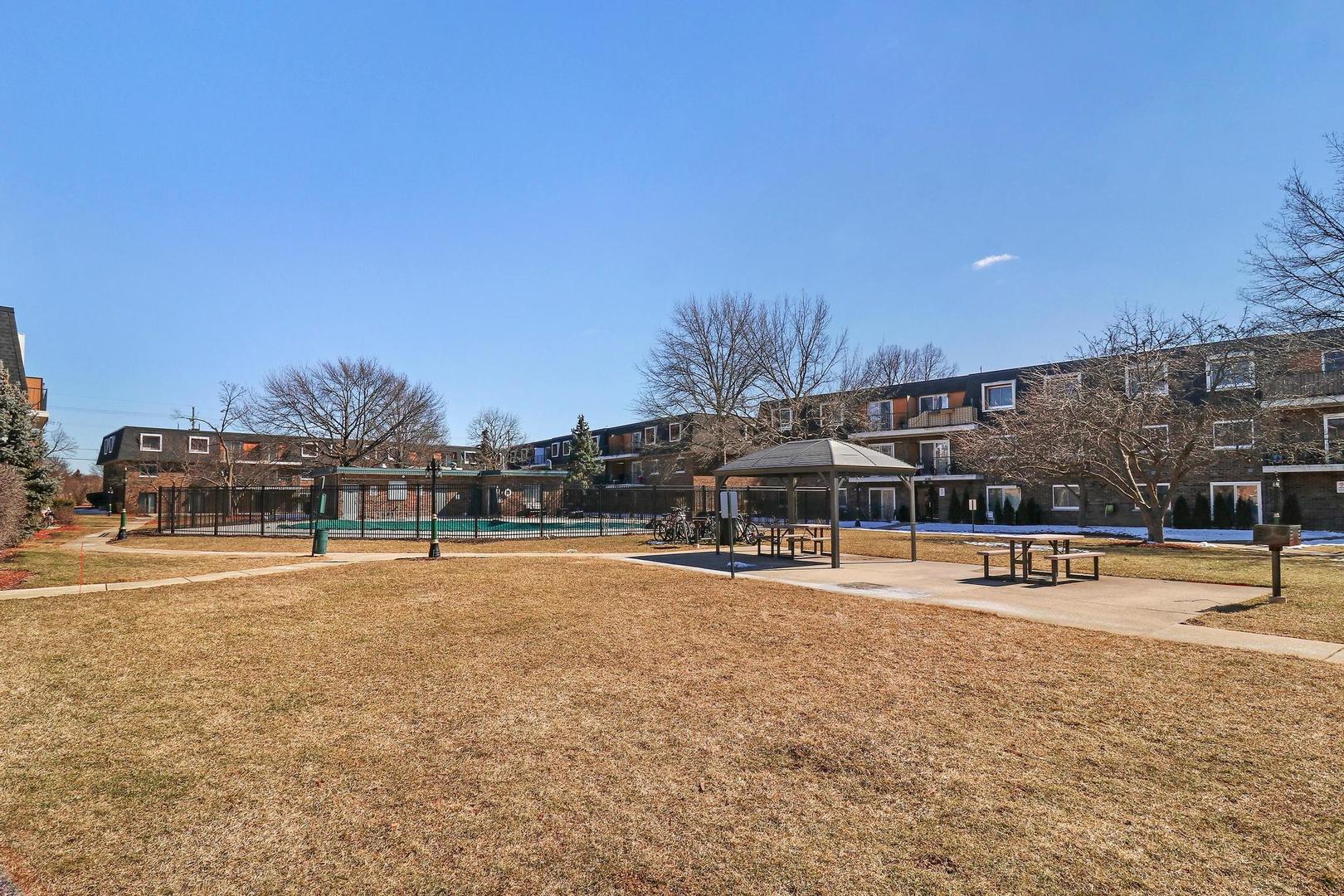 3849 N PARKWAY DRIVE UNIT: 2A