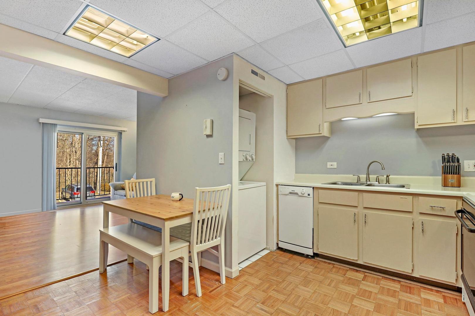 3849 N PARKWAY DRIVE UNIT: 2A