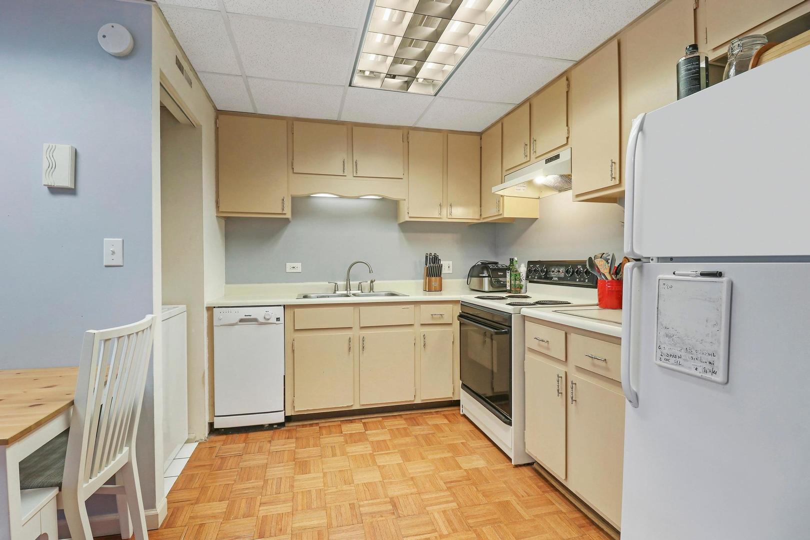 3849 N PARKWAY DRIVE UNIT: 2A