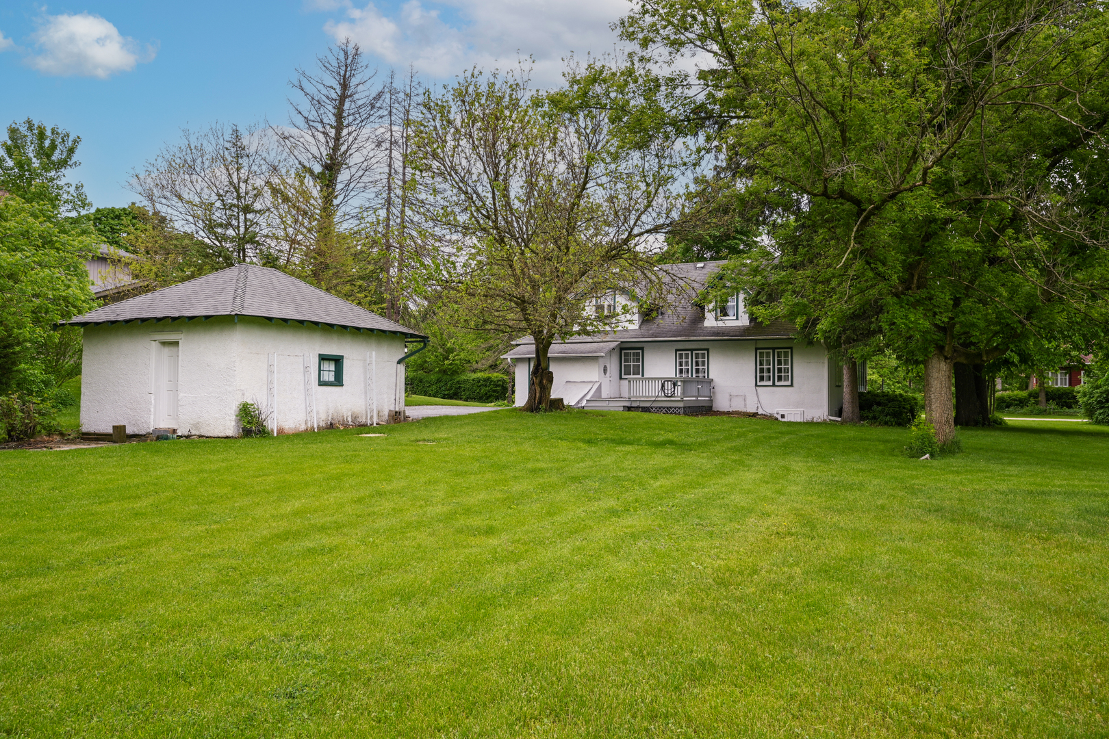 22 HIGH LAKE AVENUE