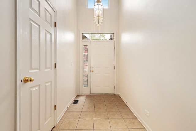 6051 CANTERBURY LANE