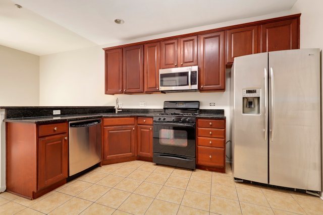 6051 CANTERBURY LANE