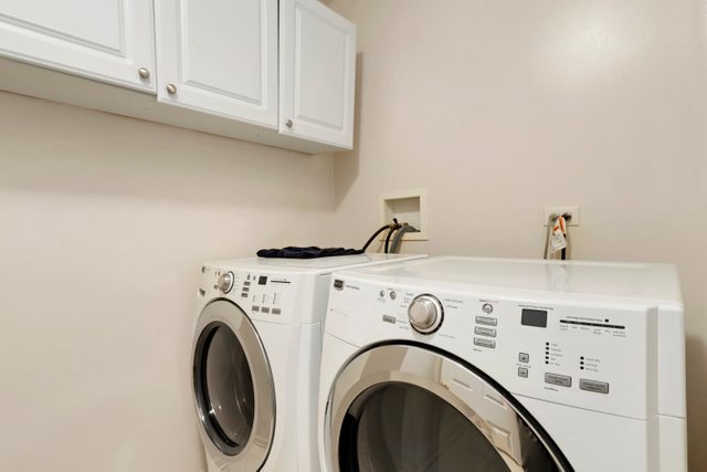 6051 CANTERBURY LANE