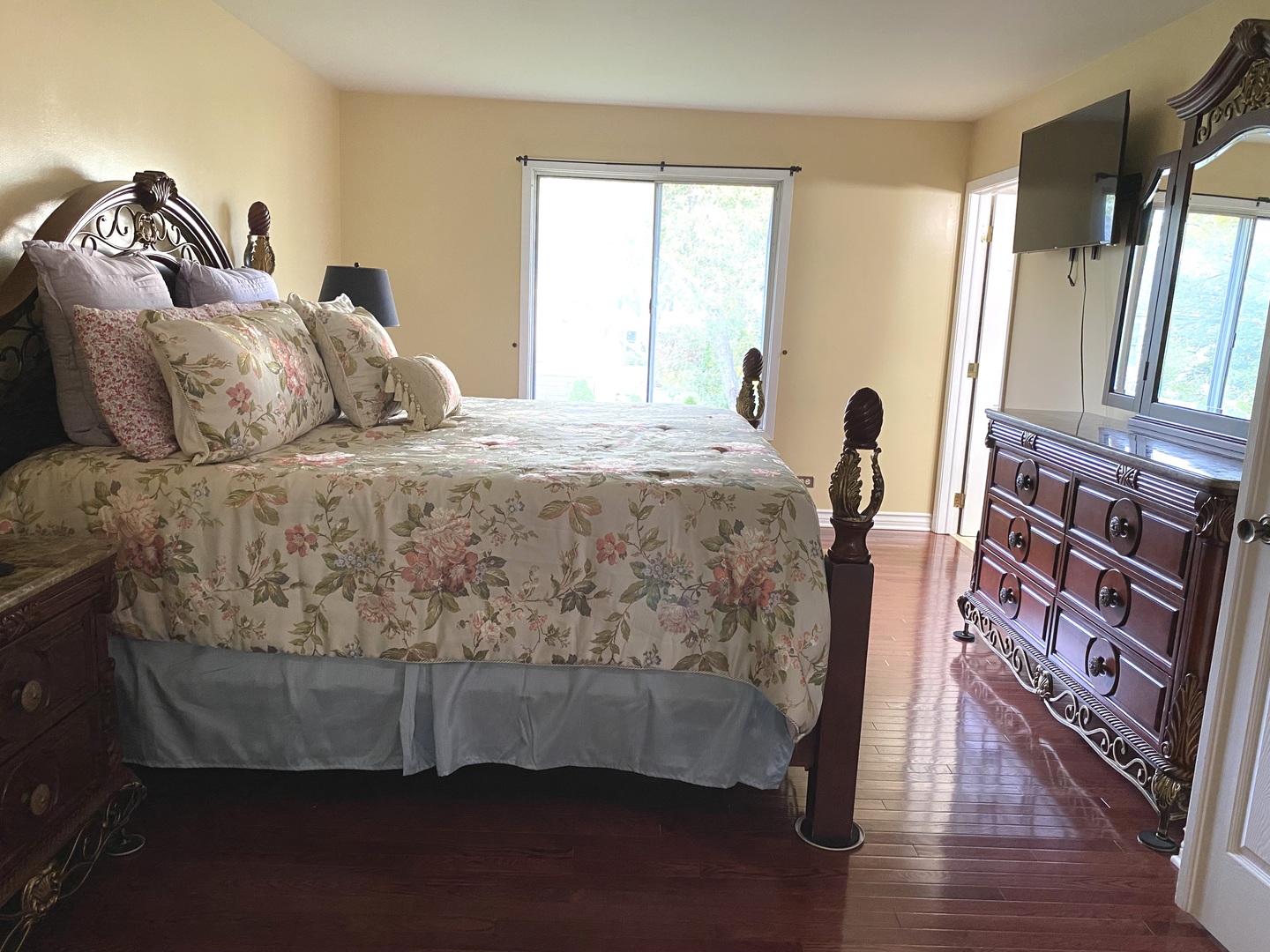 25 MONTEREY Drive