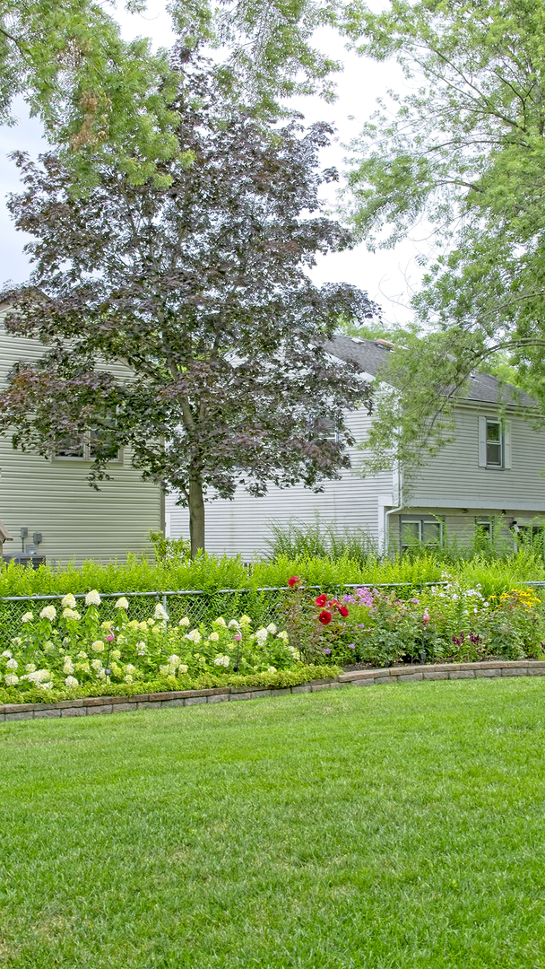 25 MONTEREY Drive