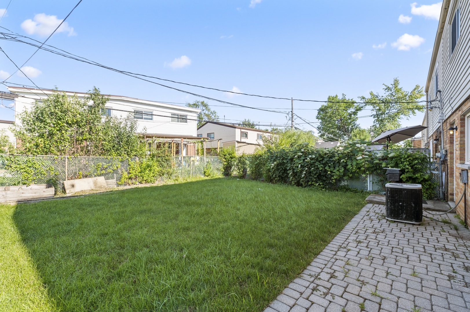 9275 DEE ROAD