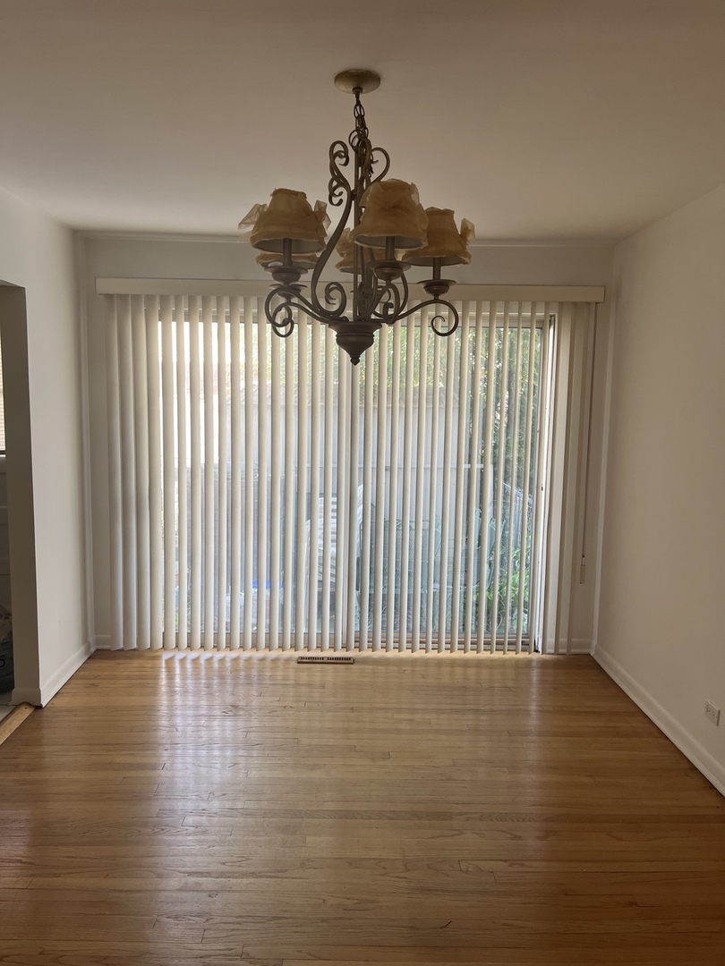 8812 Dee Road