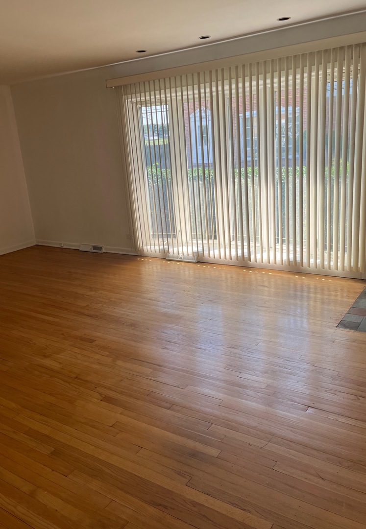 8812 Dee Road