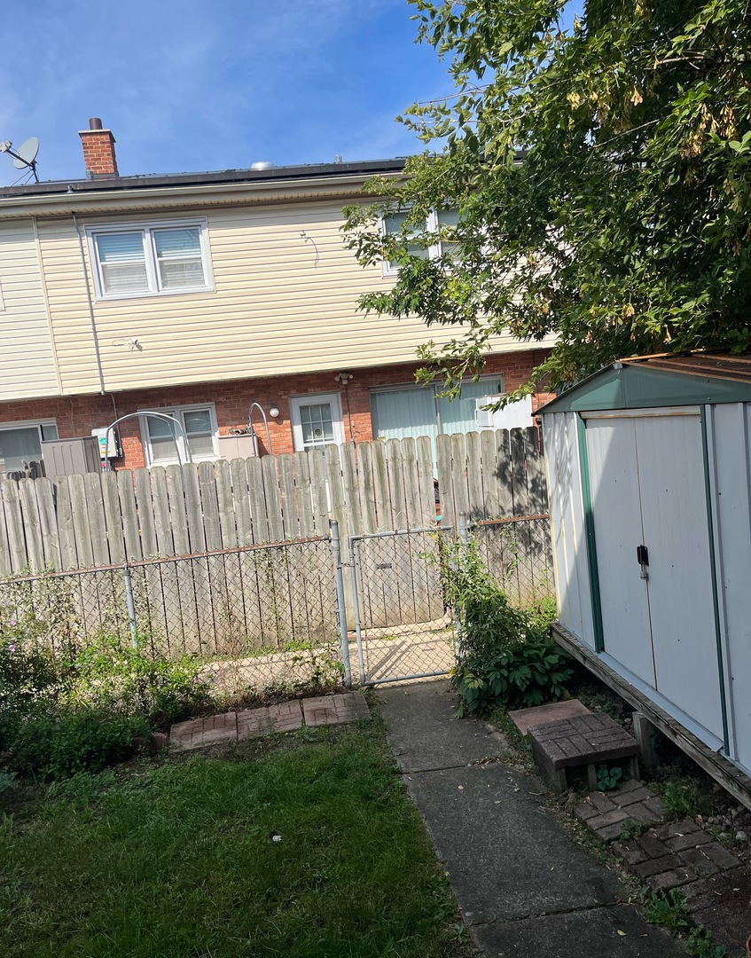 8812 Dee Road