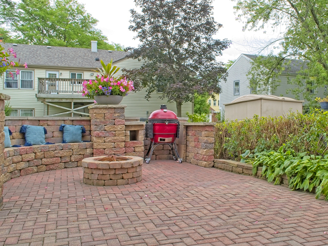 25 MONTEREY Drive